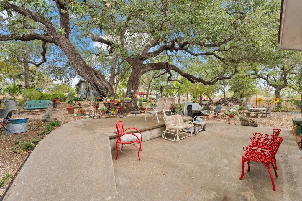 2403 Maple Lane Kingsland TX 78639