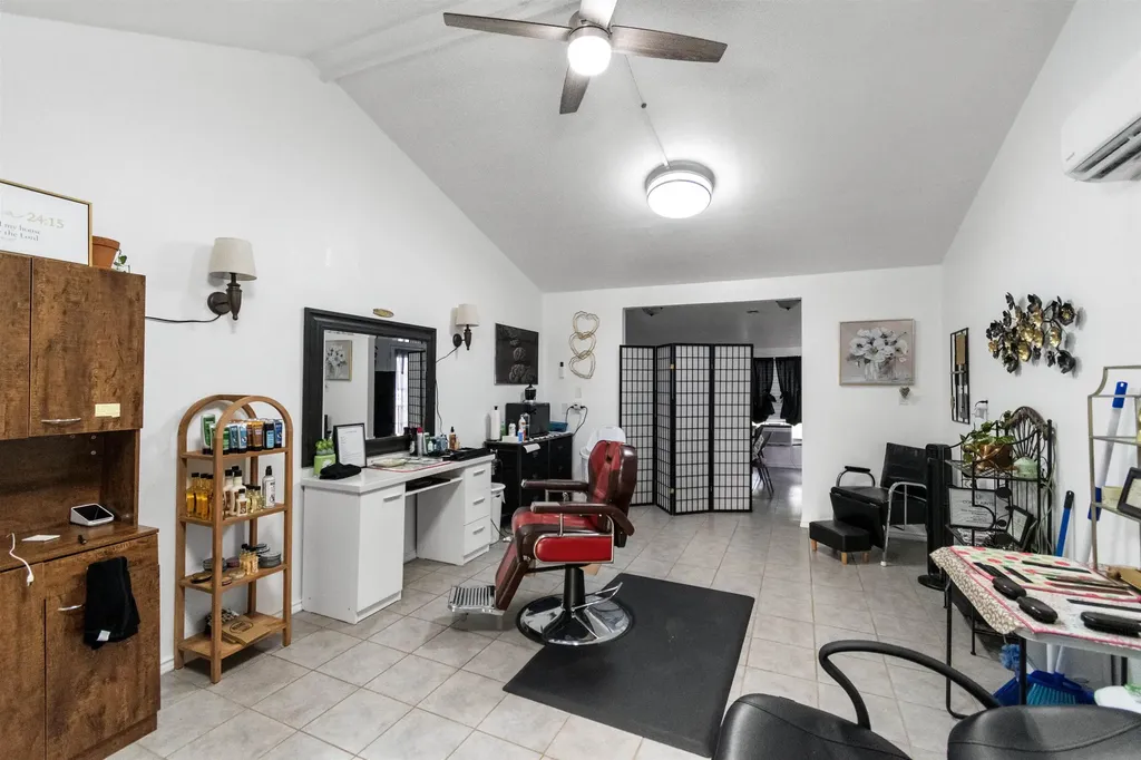 1419 Euel Moore Drive Kingsland TX 78639