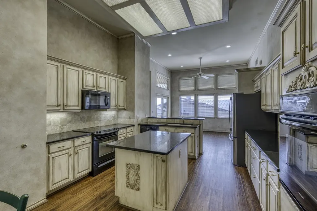 131 Florentine Horseshoe Bay TX 78657
