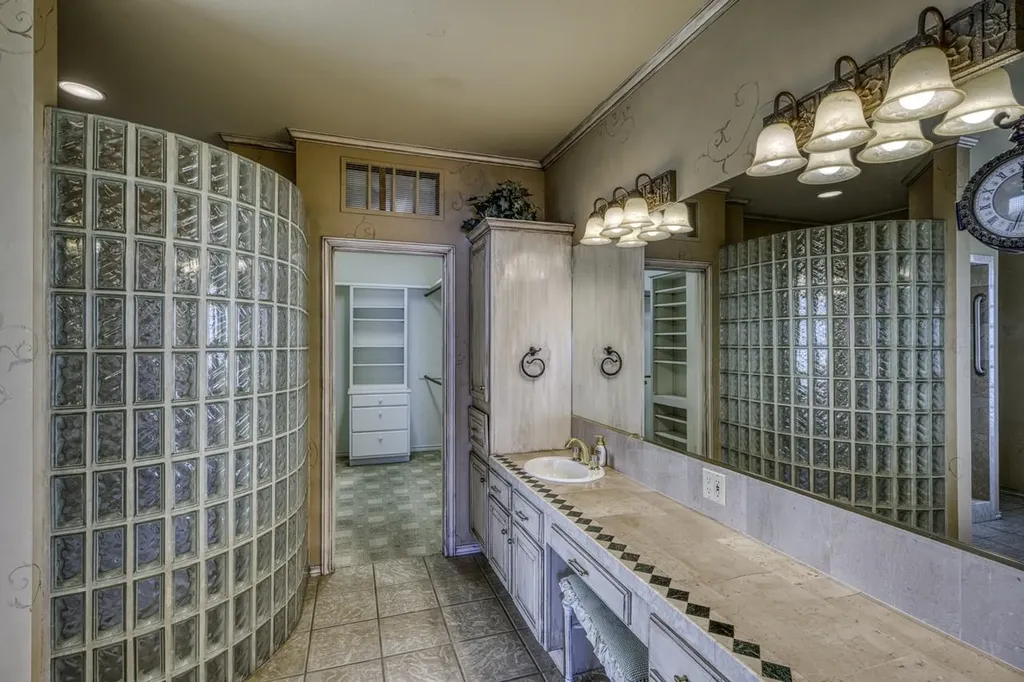 131 Florentine Horseshoe Bay TX 78657