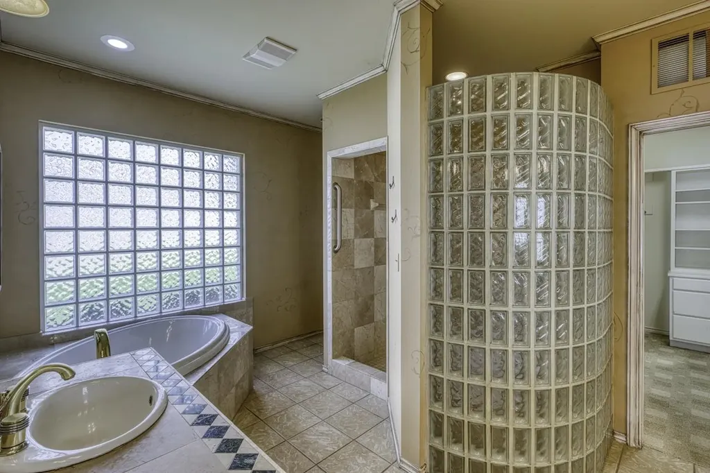 131 Florentine Horseshoe Bay TX 78657