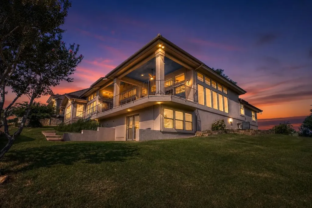 131 Florentine Horseshoe Bay TX 78657