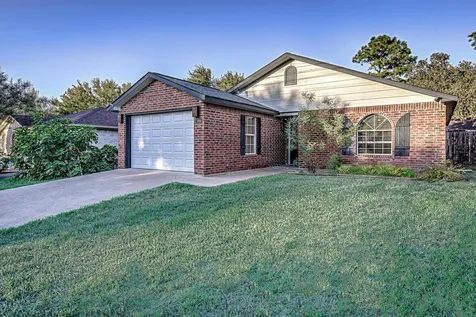 1916 Mcarthur Avenue Kingsland TX 78639