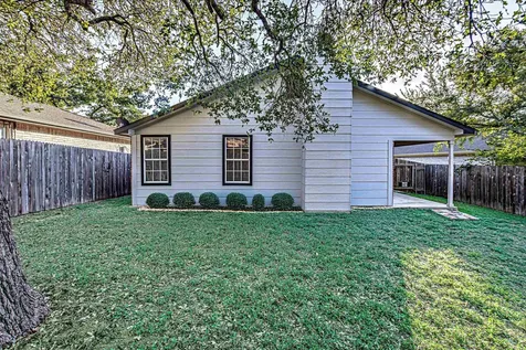 1916 Mcarthur Avenue Kingsland TX 78639