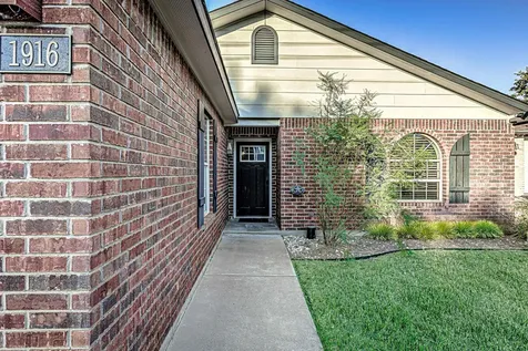 1916 Mcarthur Avenue Kingsland TX 78639