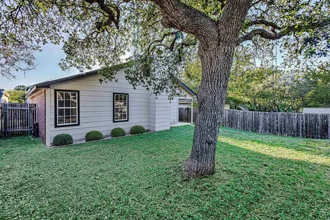 1916 Mcarthur Avenue Kingsland TX 78639