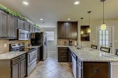 1916 Mcarthur Avenue Kingsland TX 78639