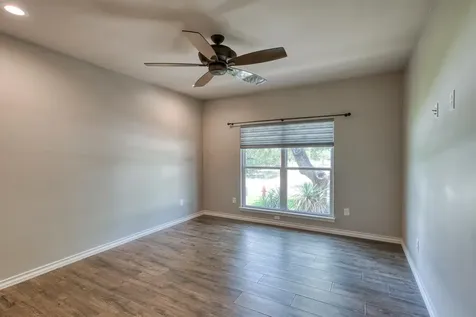 301 Sun Ray Horseshoe Bay TX 78657