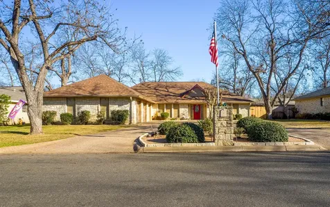330 Columbine Street Meadowlakes TX 78654