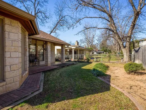 330 Columbine Street Meadowlakes TX 78654