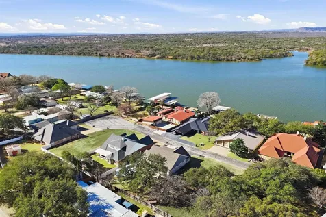 127 Hidden Oaks Drive Kingsland TX 78639