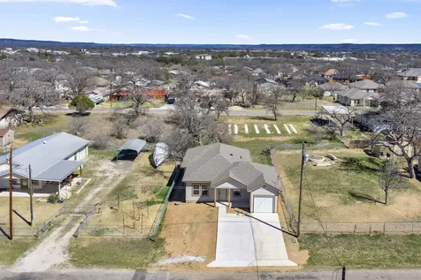 1858 Mosswood Kingsland TX 78639