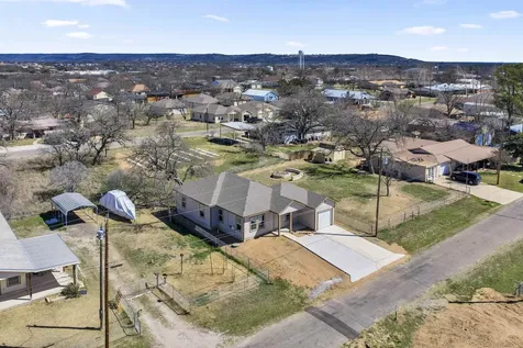 1858 Mosswood Kingsland TX 78639