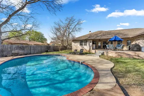 185 Broadmoor Street Meadowlakes TX 78654