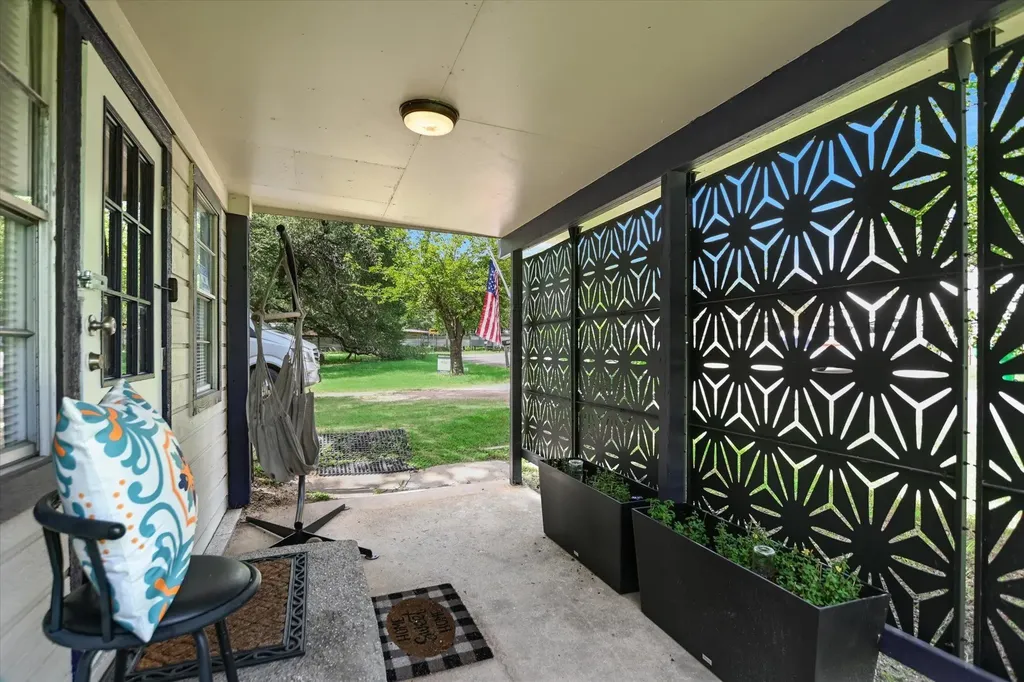 607 Driftwood Lane Cottonwood Shores TX 78657
