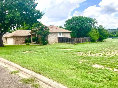 149 Broadmoor Meadowlakes TX 78654