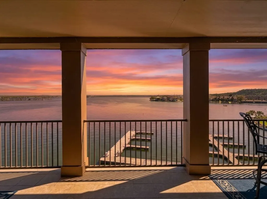 1001 The Cape #44 Horseshoe Bay TX 78657