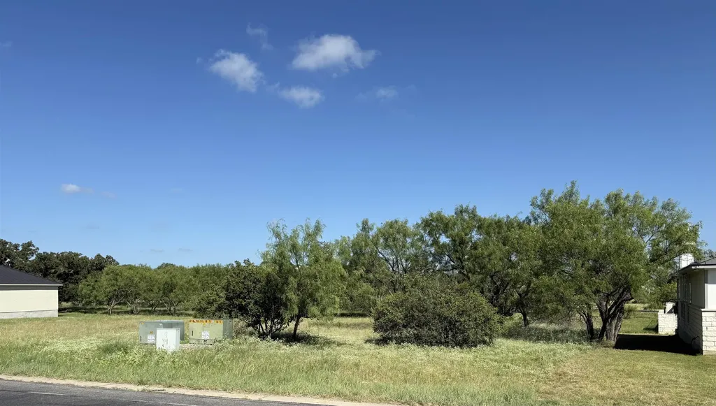 W20008-A Fault Line Drive Horseshoe Bay TX 78657