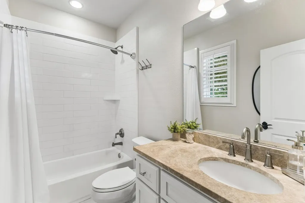 232 Laguna Rio Seguin TX 78155