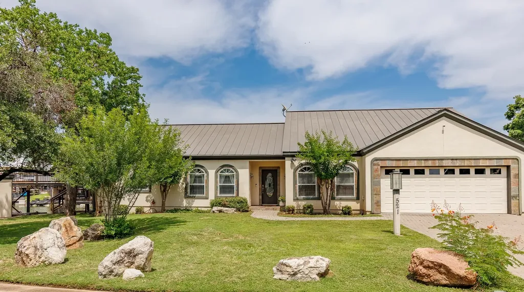 521 Lucy Lane Horseshoe Bay TX 78657