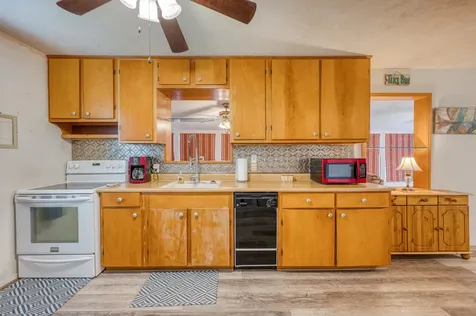 204 W Lakeshore Drive Sunrise Beach TX 78643
