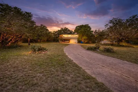 204 W Lakeshore Drive Sunrise Beach TX 78643