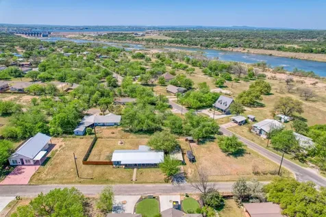874 Pine Lane Cottonwood Shores TX 78657