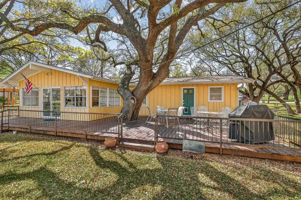 102 Cove Lane Sunrise Beach TX 78643