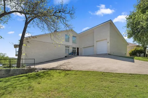 319 Meadowlakes Drive Meadowlakes TX 78654