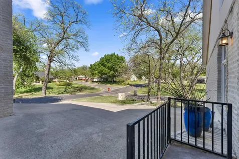 319 Meadowlakes Drive Meadowlakes TX 78654