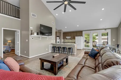 319 Meadowlakes Drive Meadowlakes TX 78654