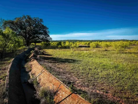 1300 Cr 146 San Saba TX 76877