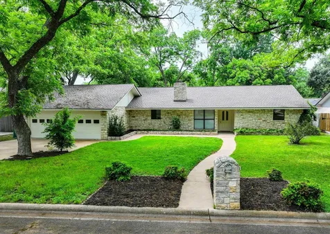 303 Stewart Street Meadowlakes TX 78654