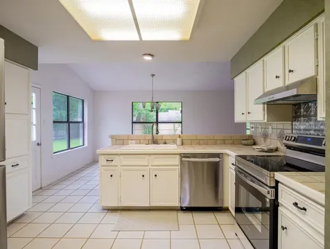 303 Stewart Street Meadowlakes TX 78654