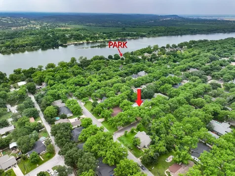 303 Stewart Street Meadowlakes TX 78654