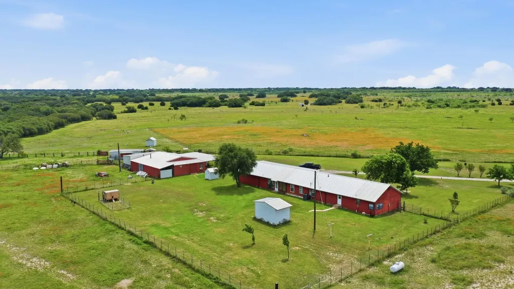 1360 W Us 84 Highway Mullin TX 76864