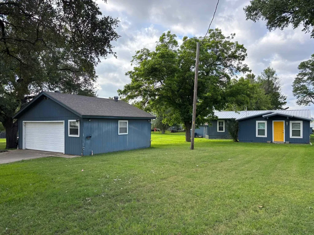 306 Beach Dr Drive Sunrise Beach TX 78643