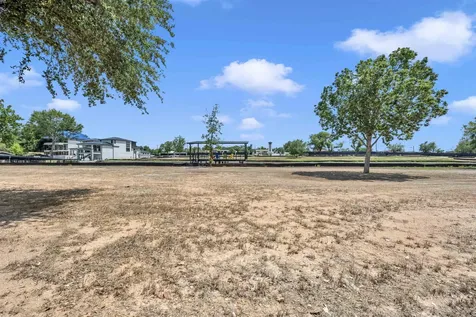 32 Lake Street Kingsland TX 78639