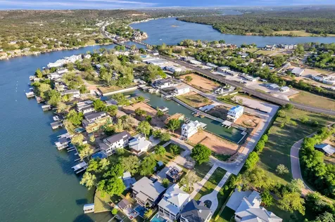32 Lake Street Kingsland TX 78639