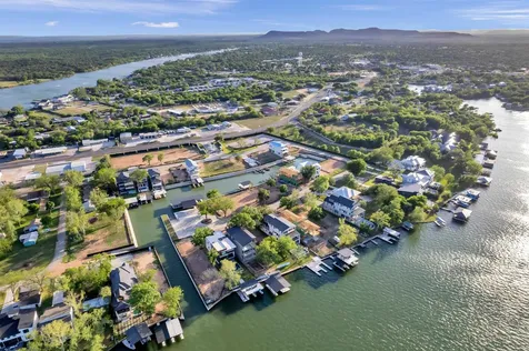 32 Lake Street Kingsland TX 78639