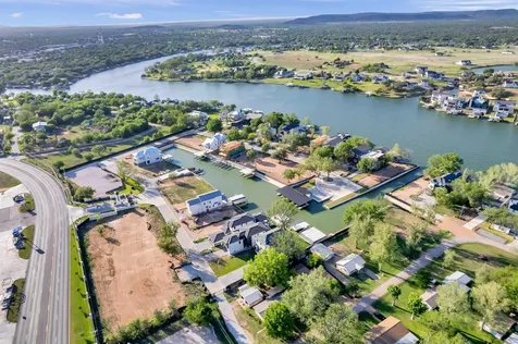 32 Lake Street Kingsland TX 78639