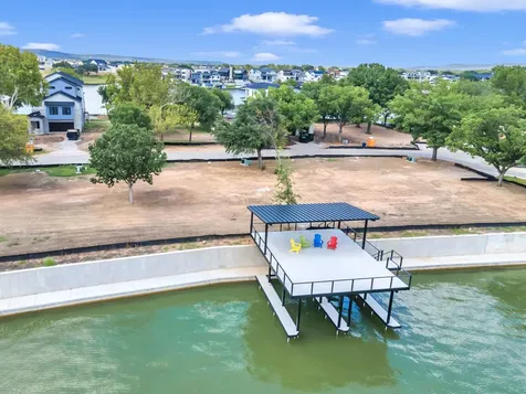 32 Lake Street Kingsland TX 78639