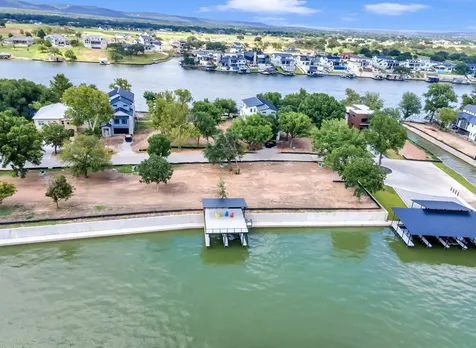32 Lake Street Kingsland TX 78639