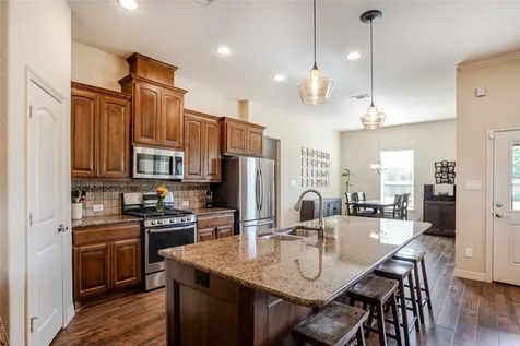 2127 Donna Lane Santa Fe TX 77510