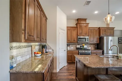 2127 Donna Lane Santa Fe TX 77510