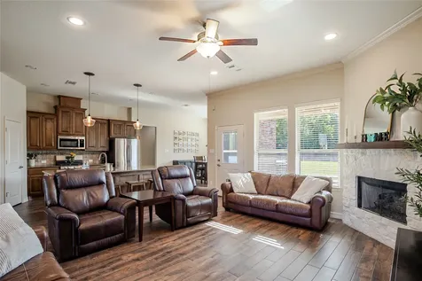2127 Donna Lane Santa Fe TX 77510