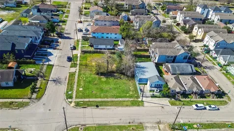4417 New Orleans Street Houston TX 77020