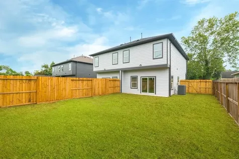 890 Lucky Street A Houston TX 77088