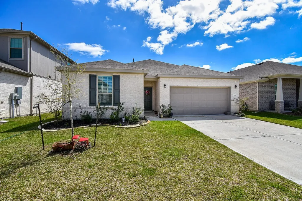 338 Paso Fino Drive Alvin TX 77511