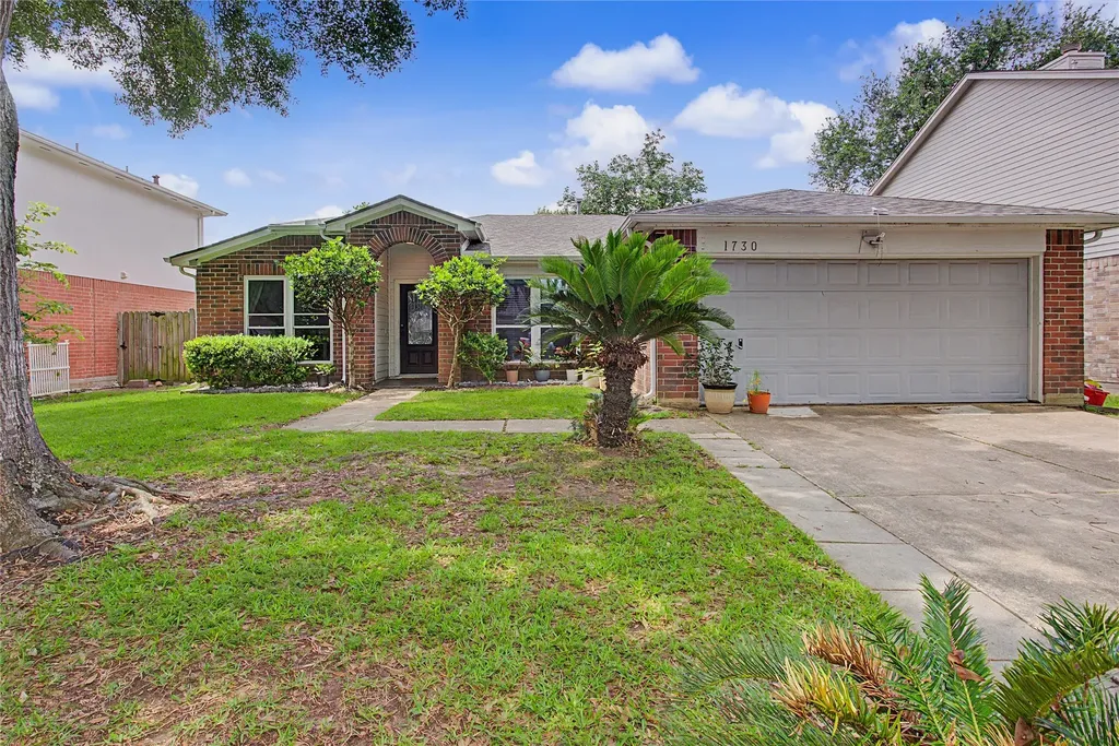 1730 Oak Valley Drive Kemah TX 77565